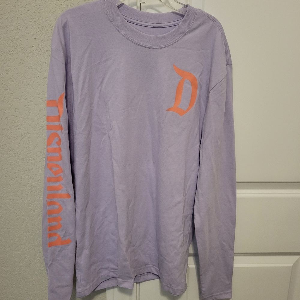 Disneyland long-sleeved t-shirt. Size Small over-sized
